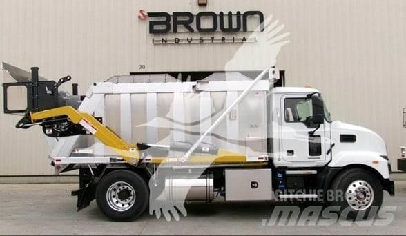 Mack MD7 Diger