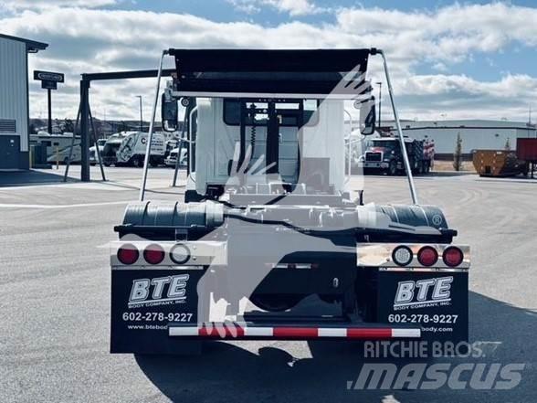 Mack MD7 Diger