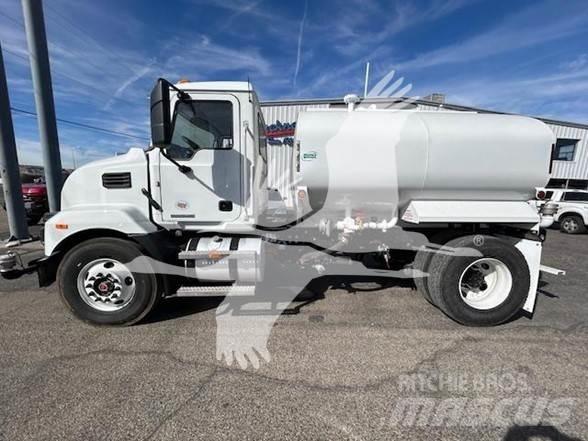 Mack MD7 Tankerli kamyonlar