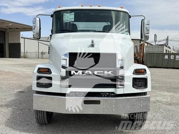 Mack MD7 Diger