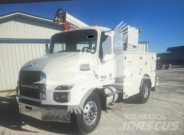 Mack MD7 Diger