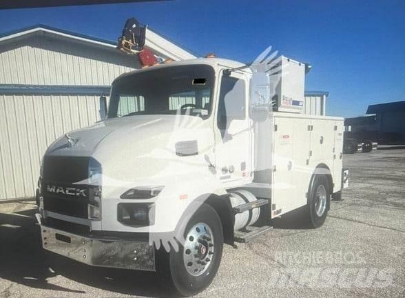 Mack MD7 Diger