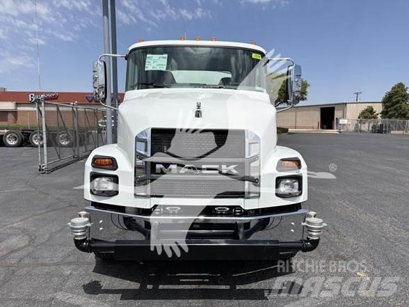 Mack MD7 Tankerli kamyonlar
