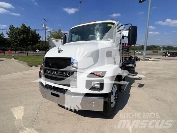 Mack MD7 Diger