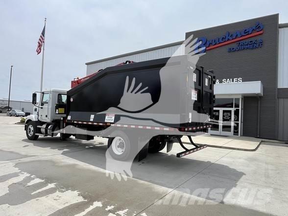 Mack MD7 Diger