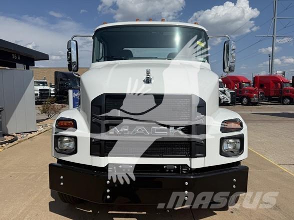 Mack MD7 Çekiciler