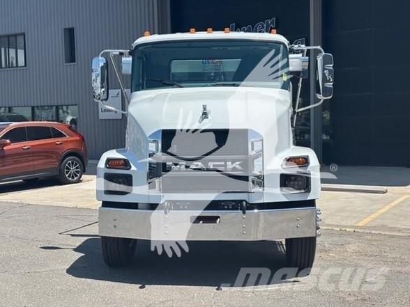 Mack MD7 Diger