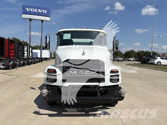 Mack MD7 Tankerli kamyonlar