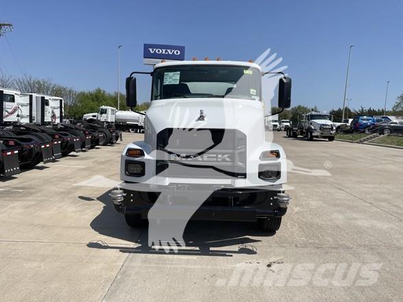 Mack MD7 Tankerli kamyonlar