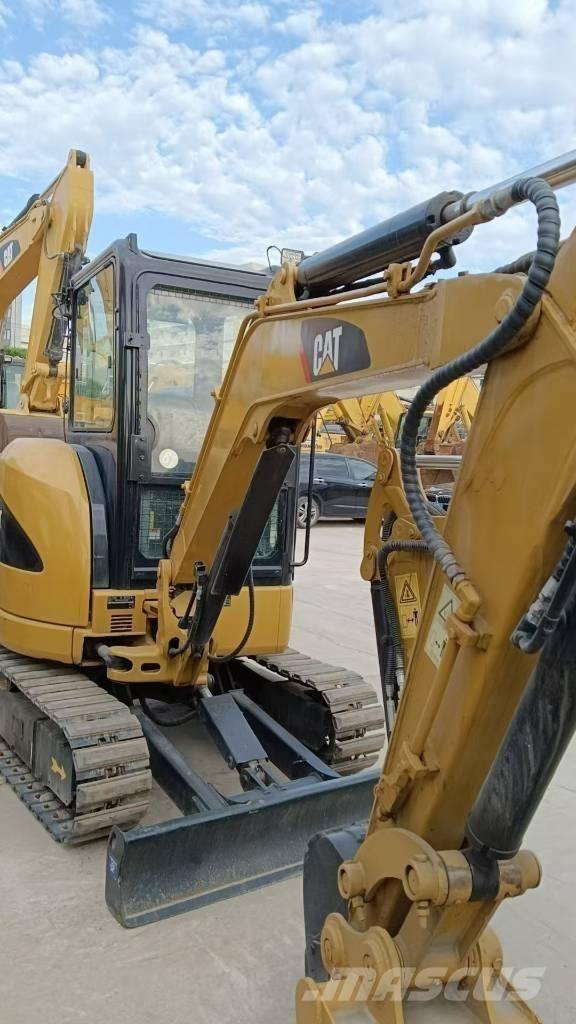 CAT 302D Paletli ekskavatörler