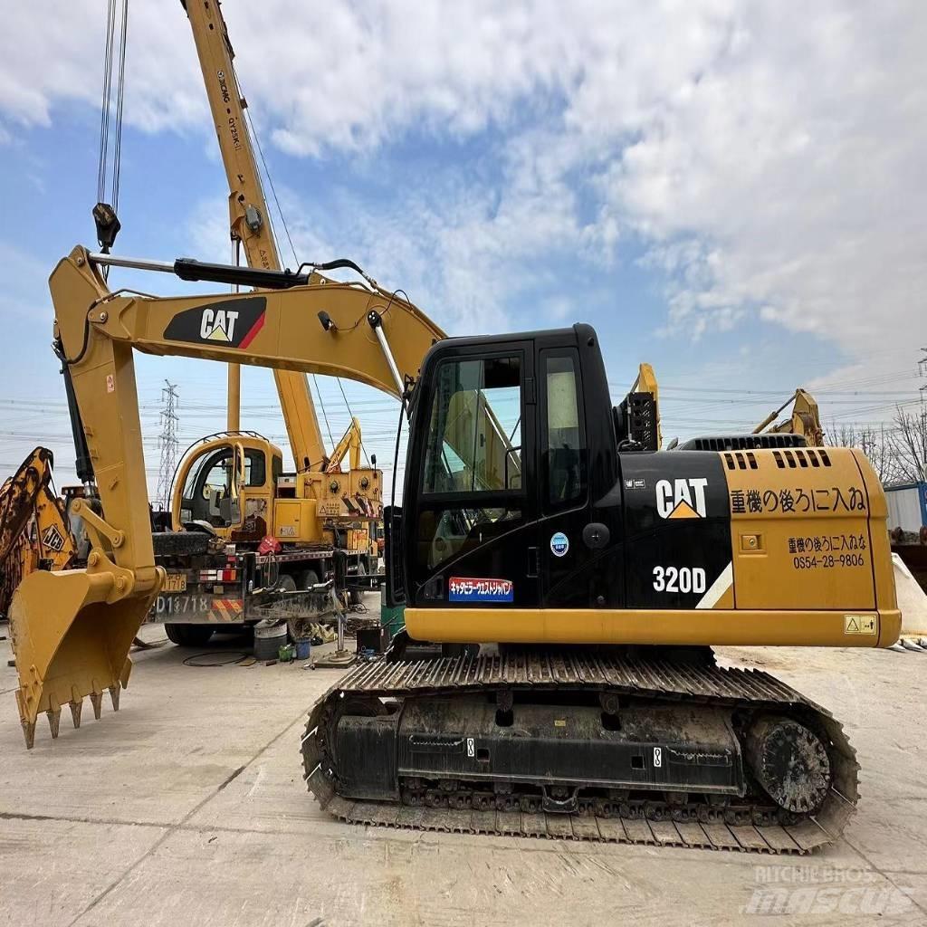 CAT 320 D Paletli ekskavatörler