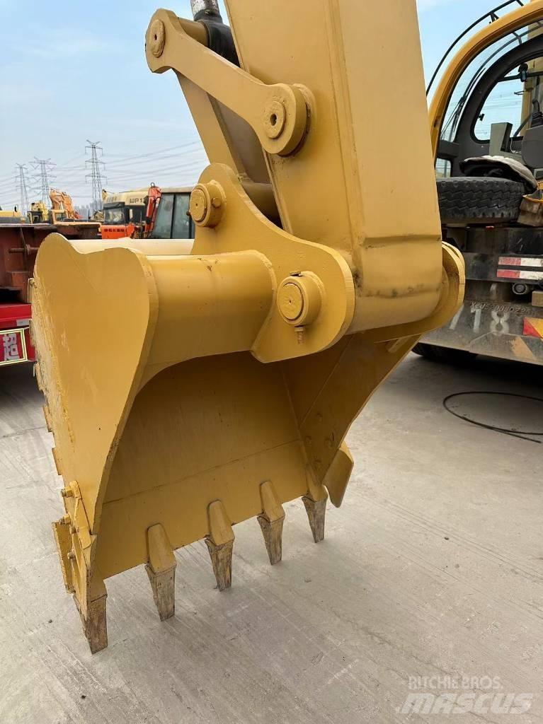 CAT 320 D Paletli ekskavatörler