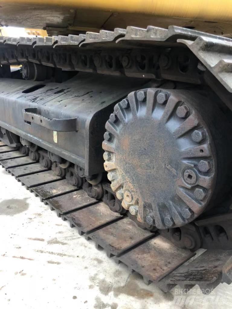CAT 323 D Paletli ekskavatörler