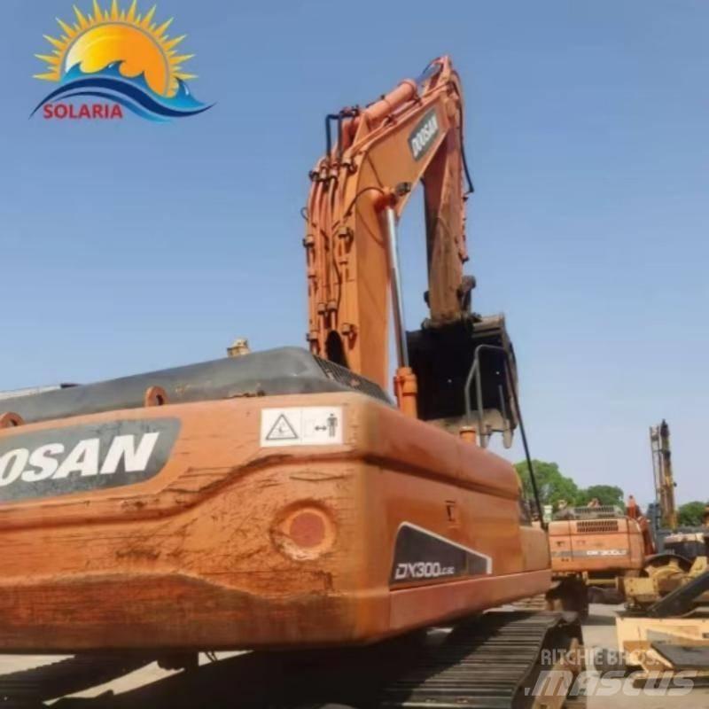 Doosan DX 300 Paletli ekskavatörler