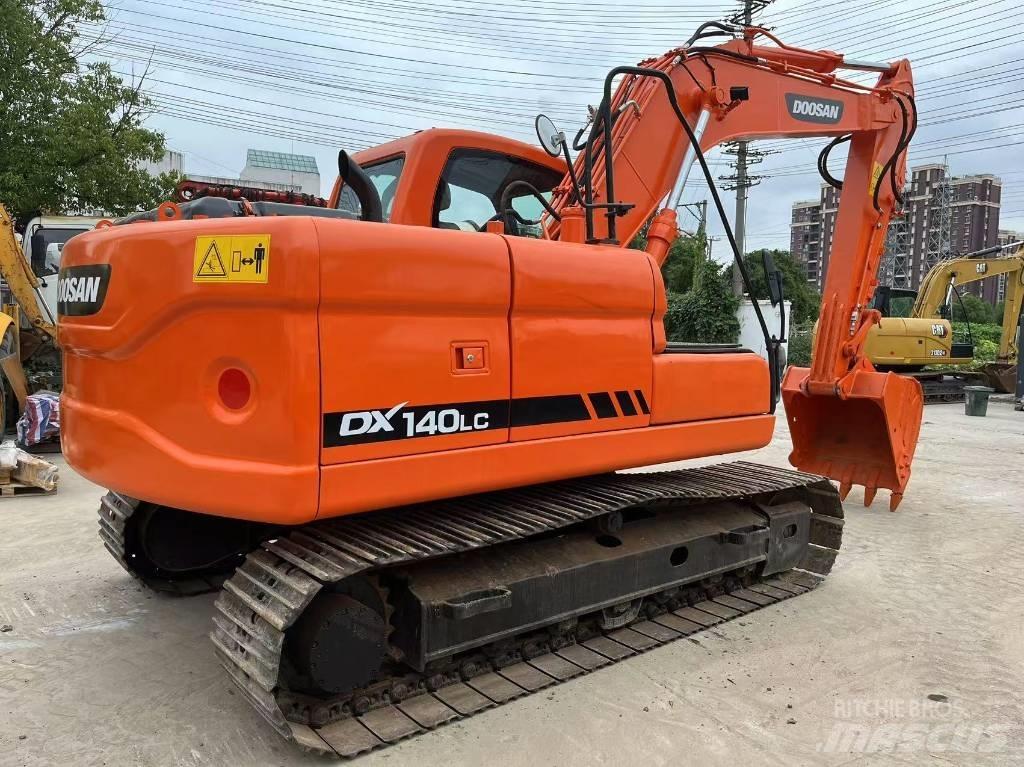 Doosan DX 140 Paletli ekskavatörler