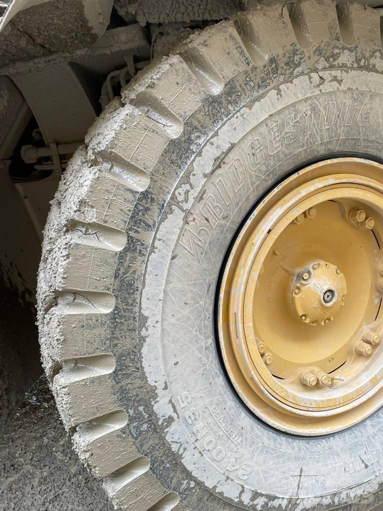 CAT 775G Yol disi kaya kamyonu