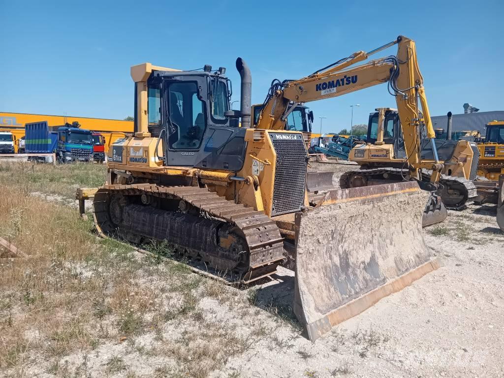 Komatsu D 61 EX-15 Paletli dozerler