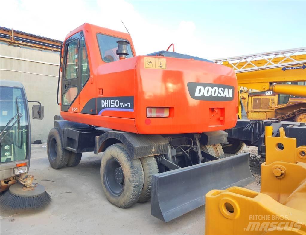 Doosan DH150W Lastik tekerli ekskavatörler