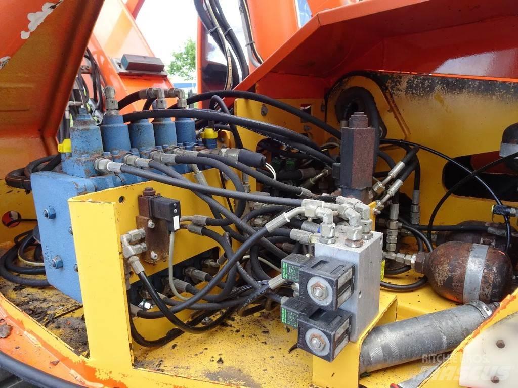 Mecalac 12MXT Lastik tekerli ekskavatörler
