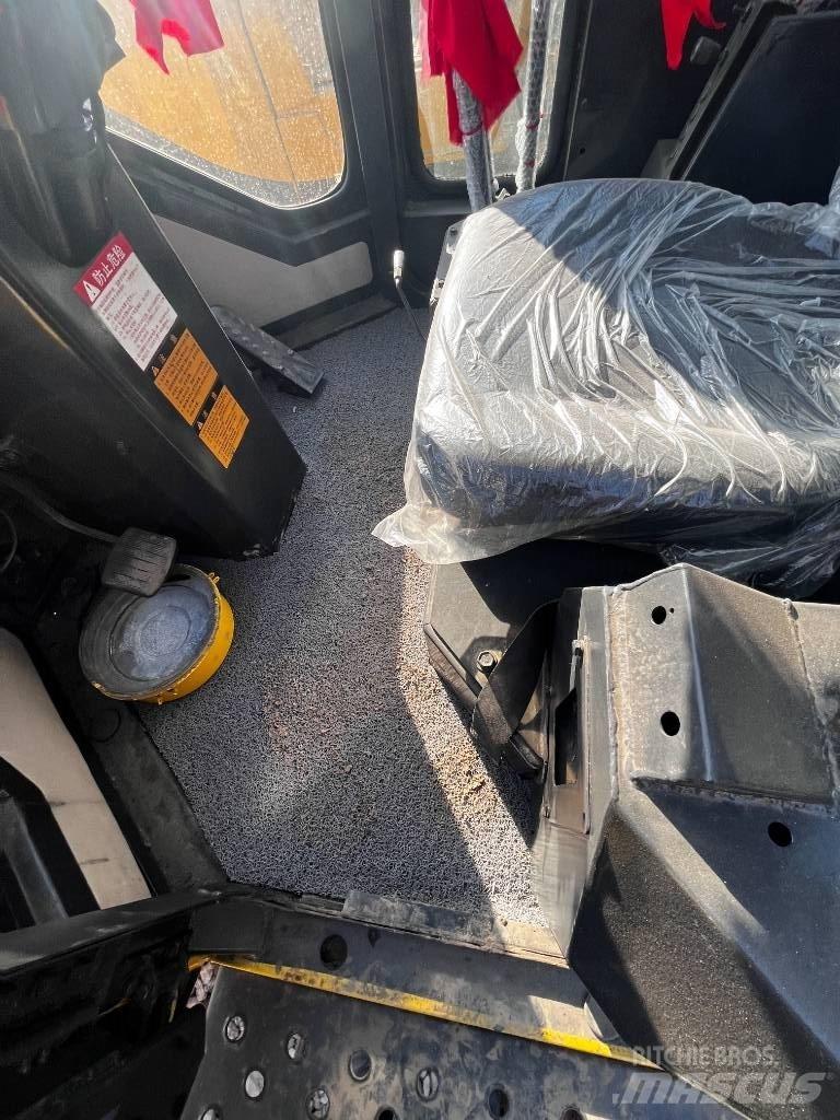 Komatsu WA100 Tekerlekli yükleyiciler