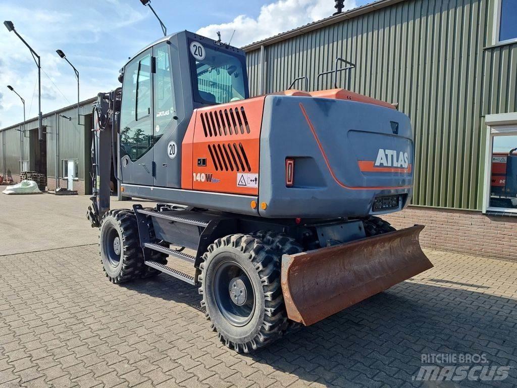 Atlas 140W Lastik tekerli ekskavatörler