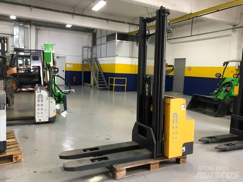 Atlet CSH 125 Akülü depo ekipmanları