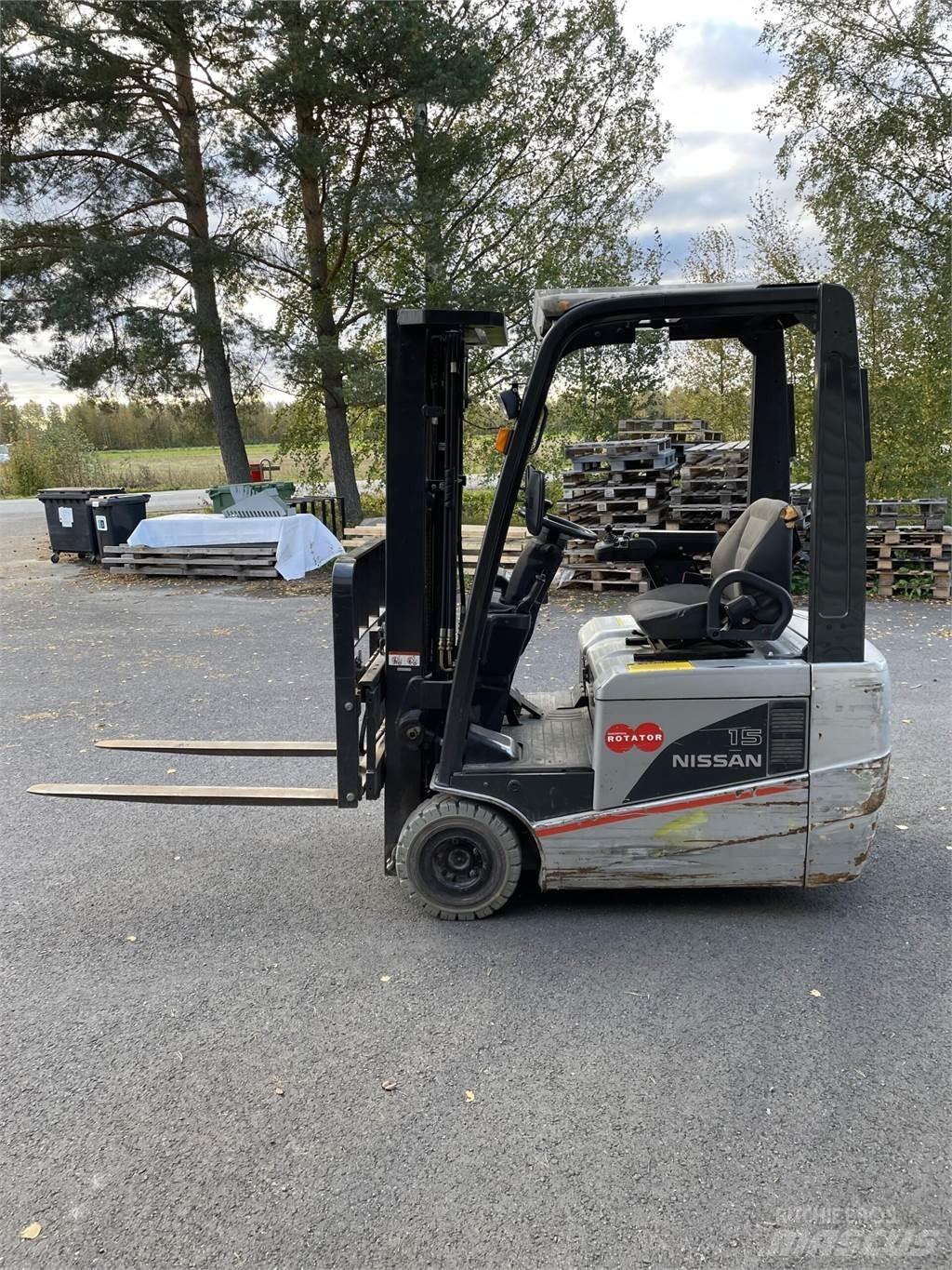 Nissan 15 Elektrikli forkliftler