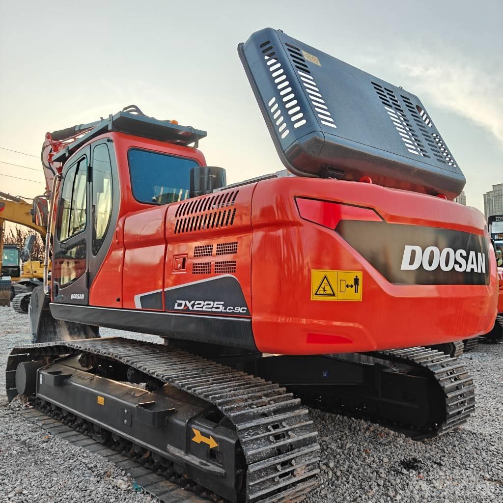 Doosan DX225LC-9C Paletli ekskavatörler