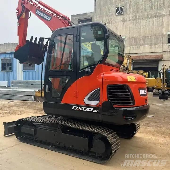 Doosan DX60 Paletli ekskavatörler