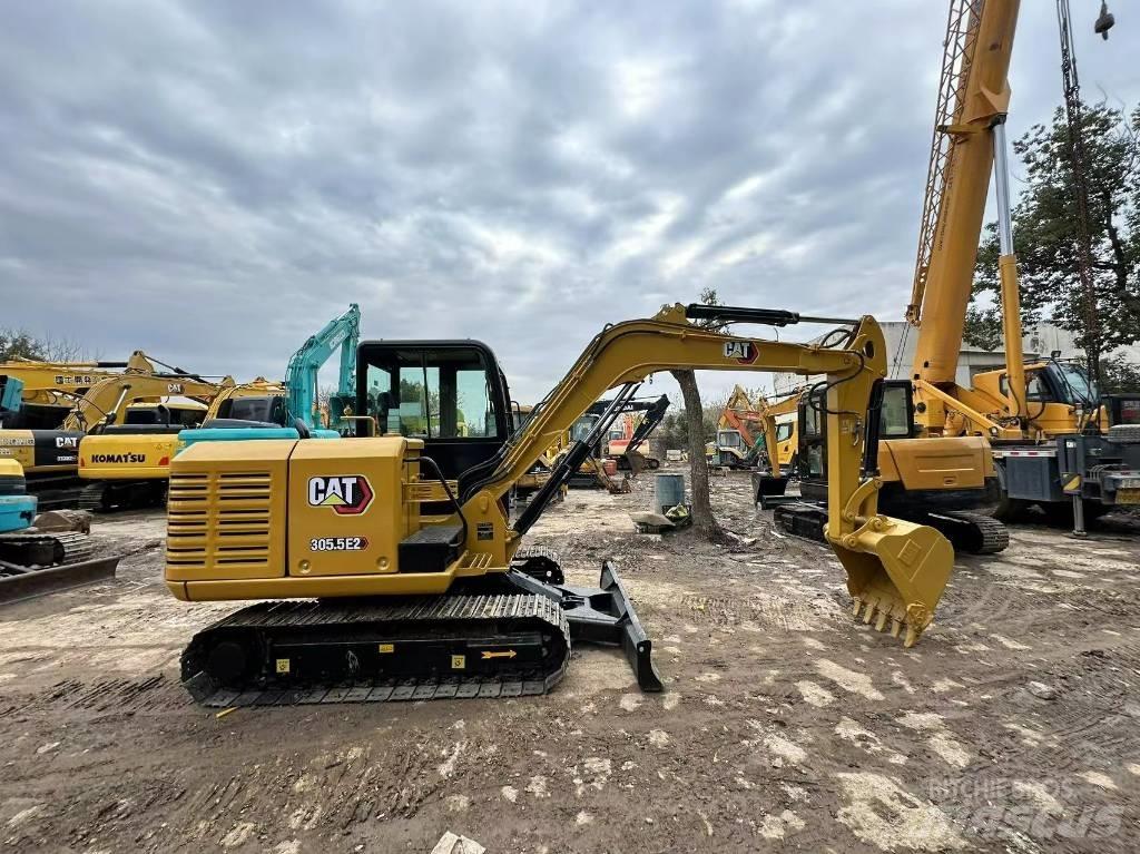 CAT 305.5E2 Paletli ekskavatörler