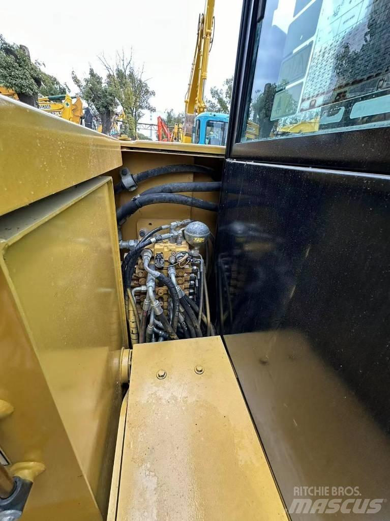 CAT 305.5E2 Paletli ekskavatörler