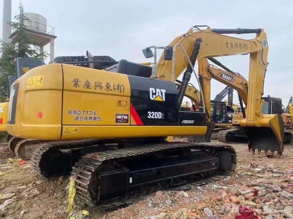 CAT 320d Paletli ekskavatörler