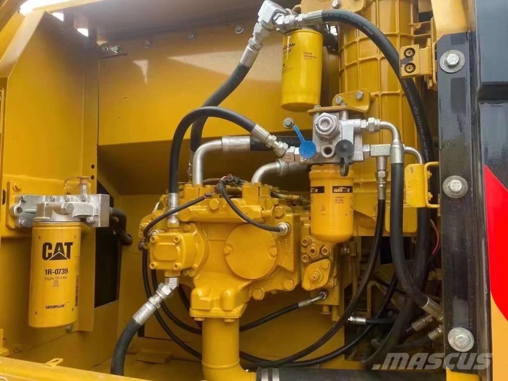 CAT 320d Paletli ekskavatörler
