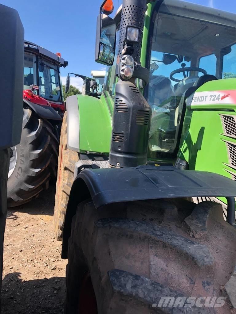 Fendt 724 Vario S4 Traktörler