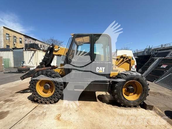 CAT TH82 Teleskopik yükleyiciler