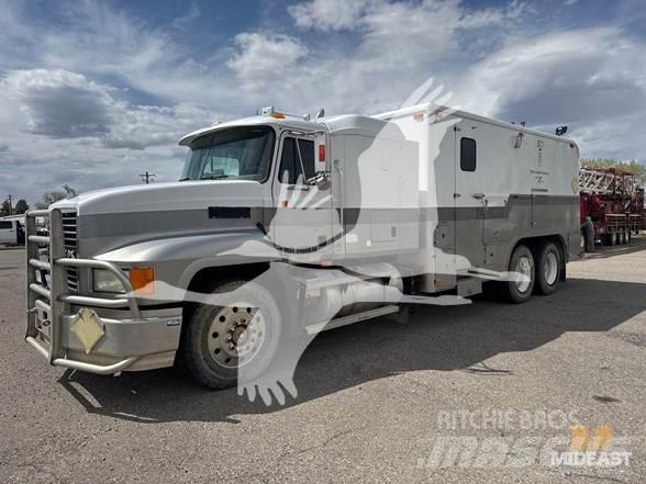 Mack CH613 Diger