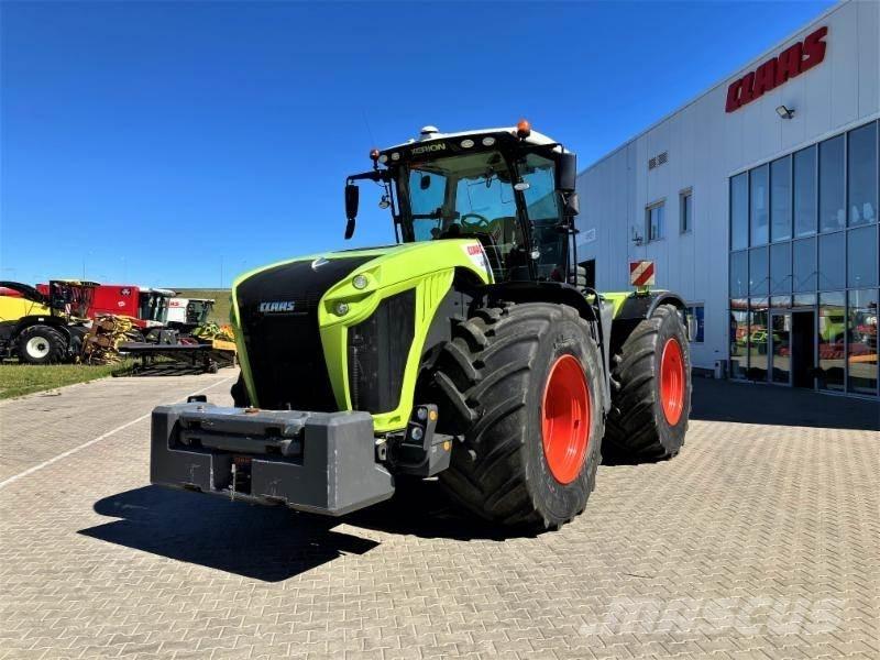 CLAAS XERION 5000 Traktörler