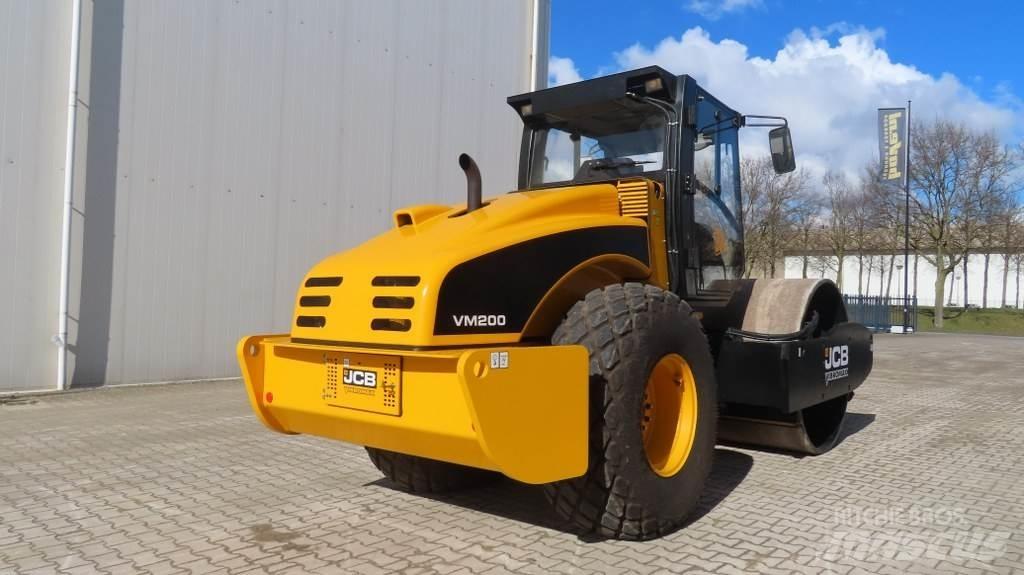 JCB VM200D Tek tamburlu silindirler