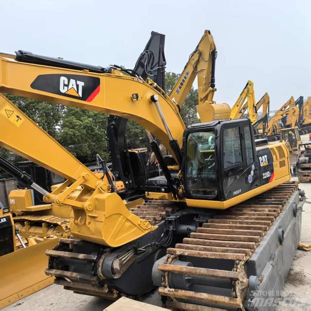 CAT 320 D Amfibi Ekskavatörler
