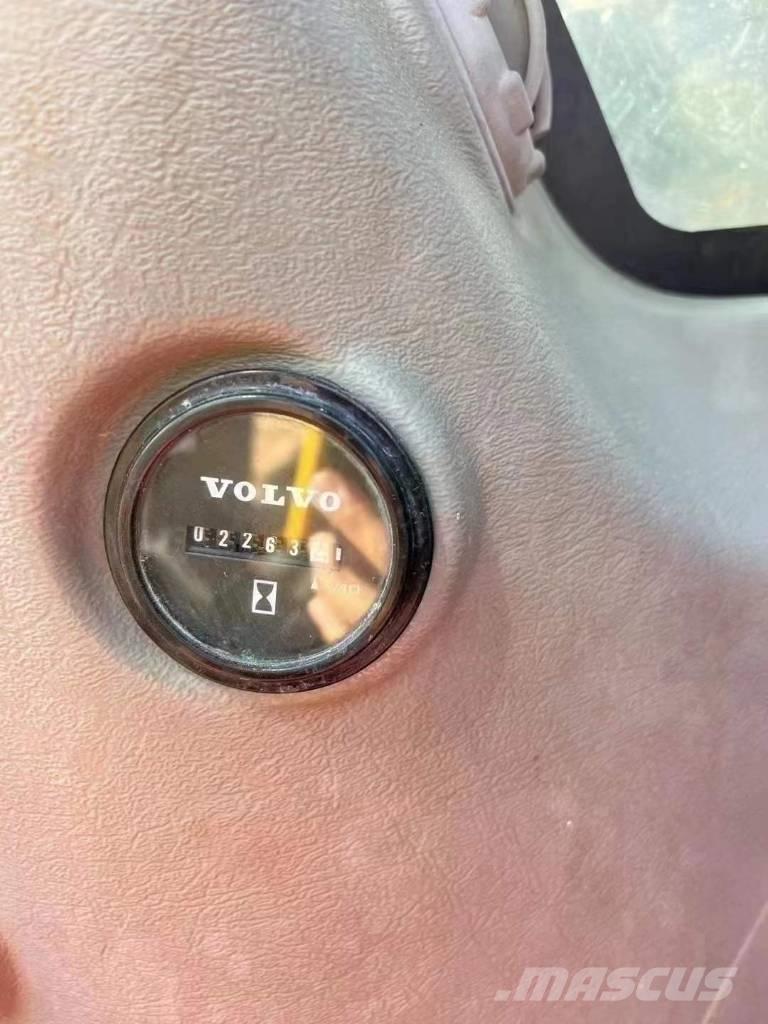 Volvo EC 220 D Paletli ekskavatörler