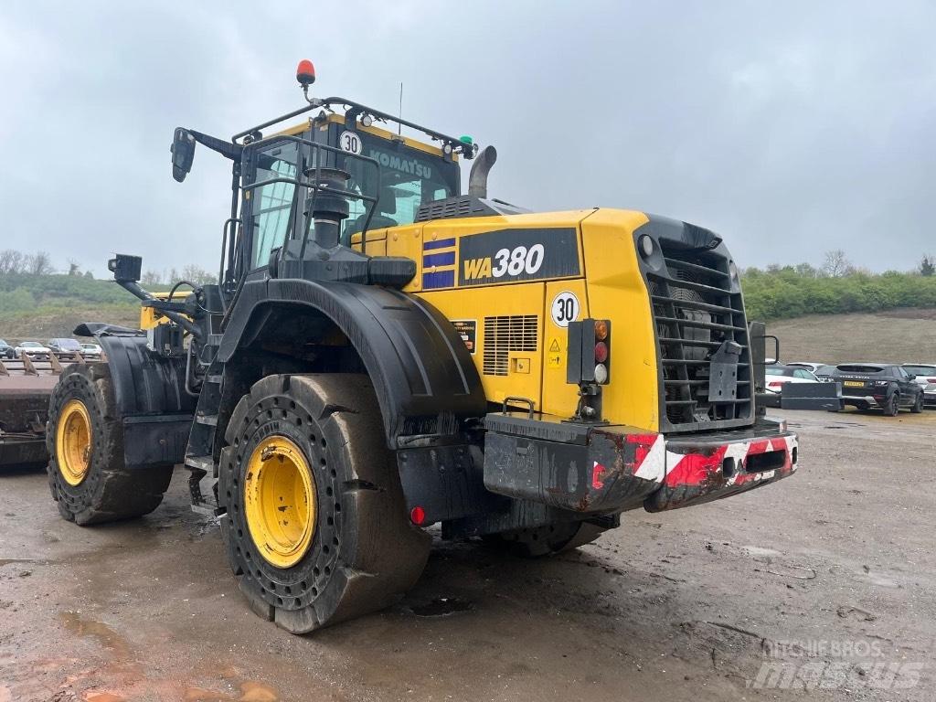 Komatsu WA380-8E0 Tekerlekli yükleyiciler