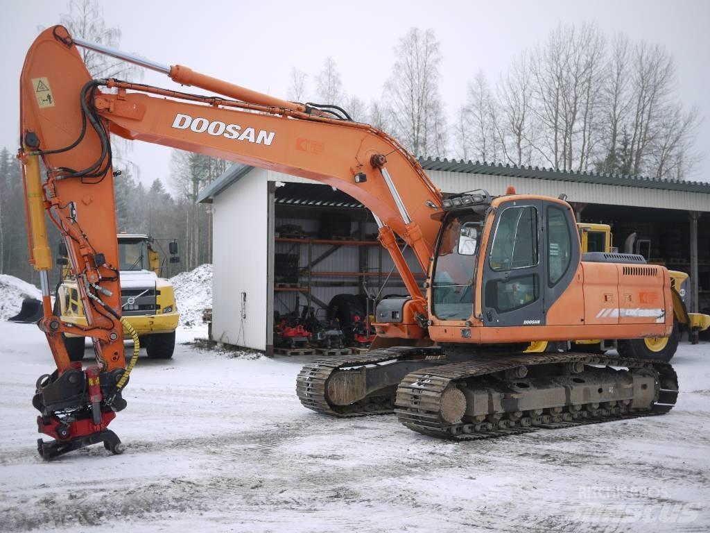 Doosan DX 225 LC Paletli ekskavatörler