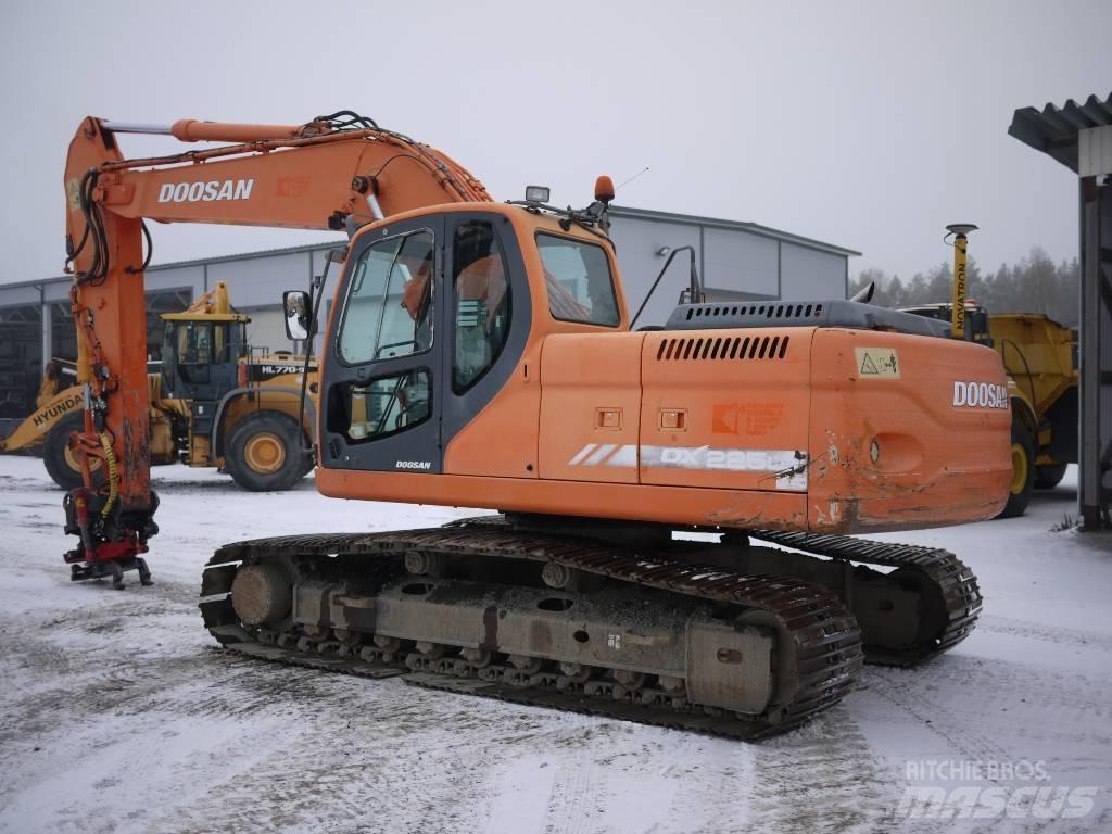 Doosan DX 225 LC Paletli ekskavatörler