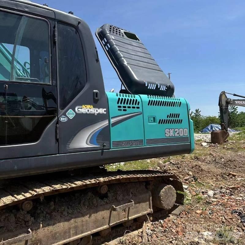Kobelco SK 200 Paletli ekskavatörler
