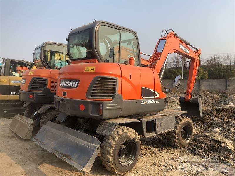 Doosan DX60 Paletli ekskavatörler