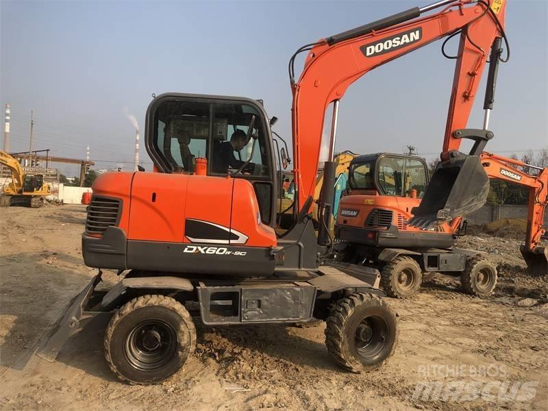 Doosan DX60 Paletli ekskavatörler