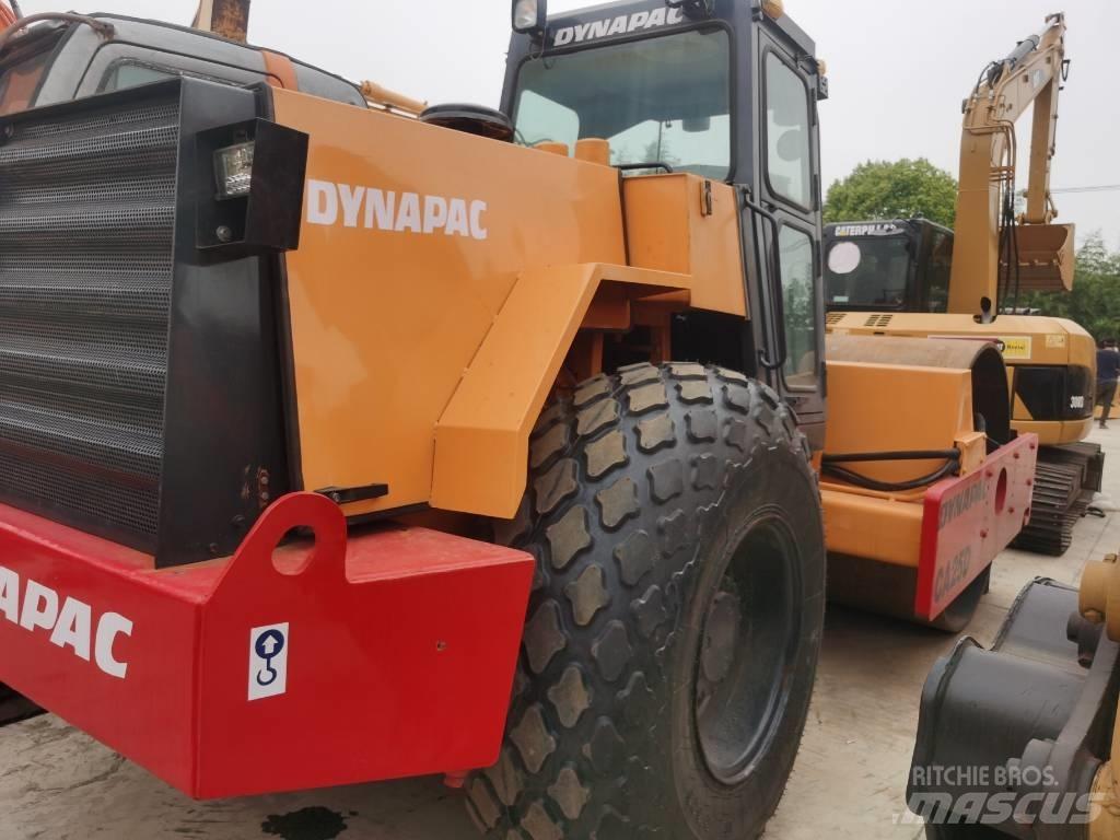 Dynapac CA 25 D Tek tamburlu silindirler