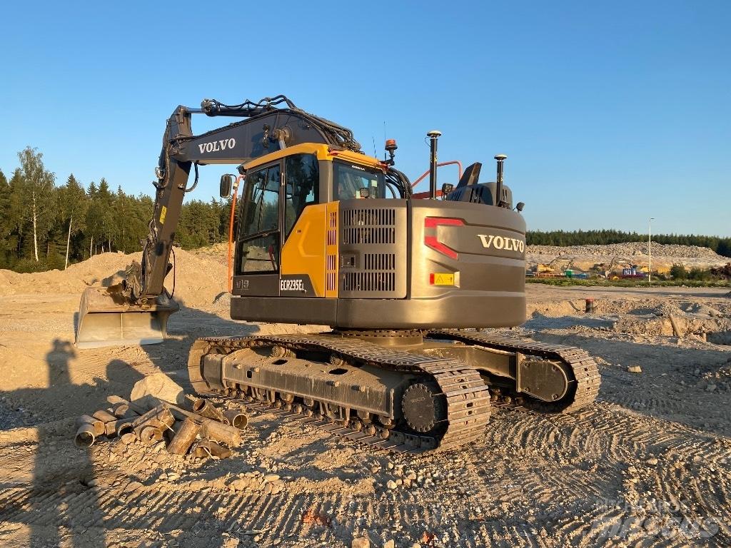 Volvo EC 235 EL Paletli ekskavatörler