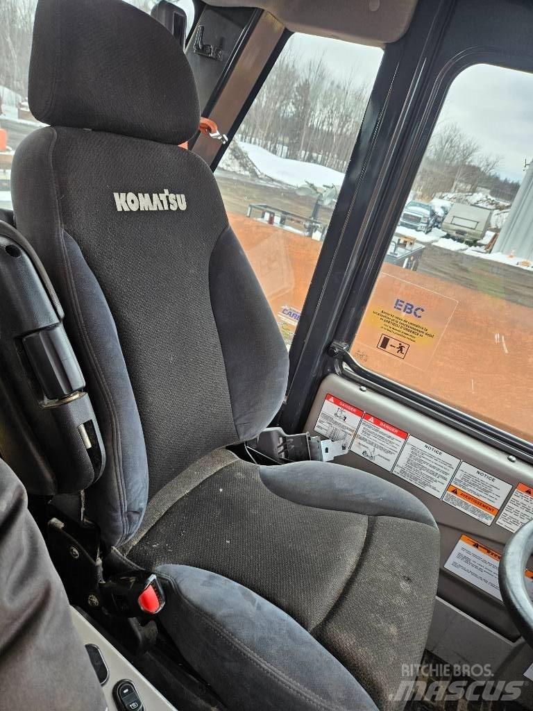 Komatsu HD465-8 Belden kirma kamyonlar