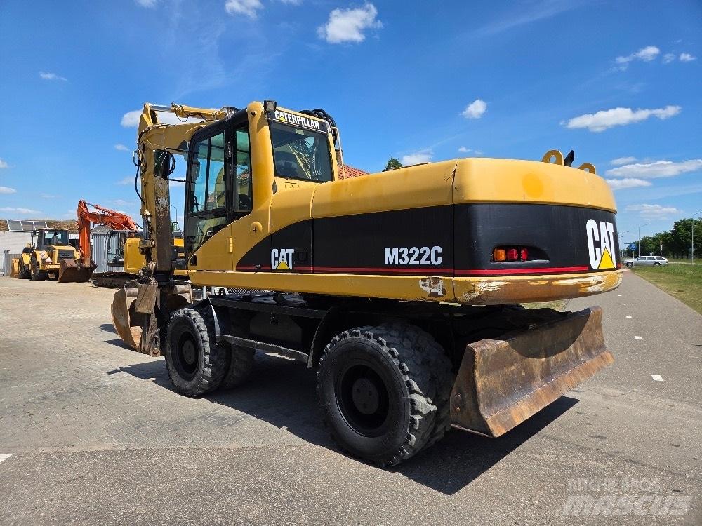 CAT M322C Lastik tekerli ekskavatörler